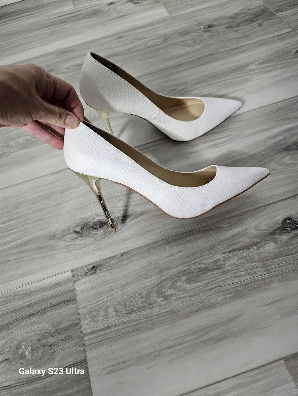 Elegant White Pointed Toe Stiletto Heels Sz 9.5